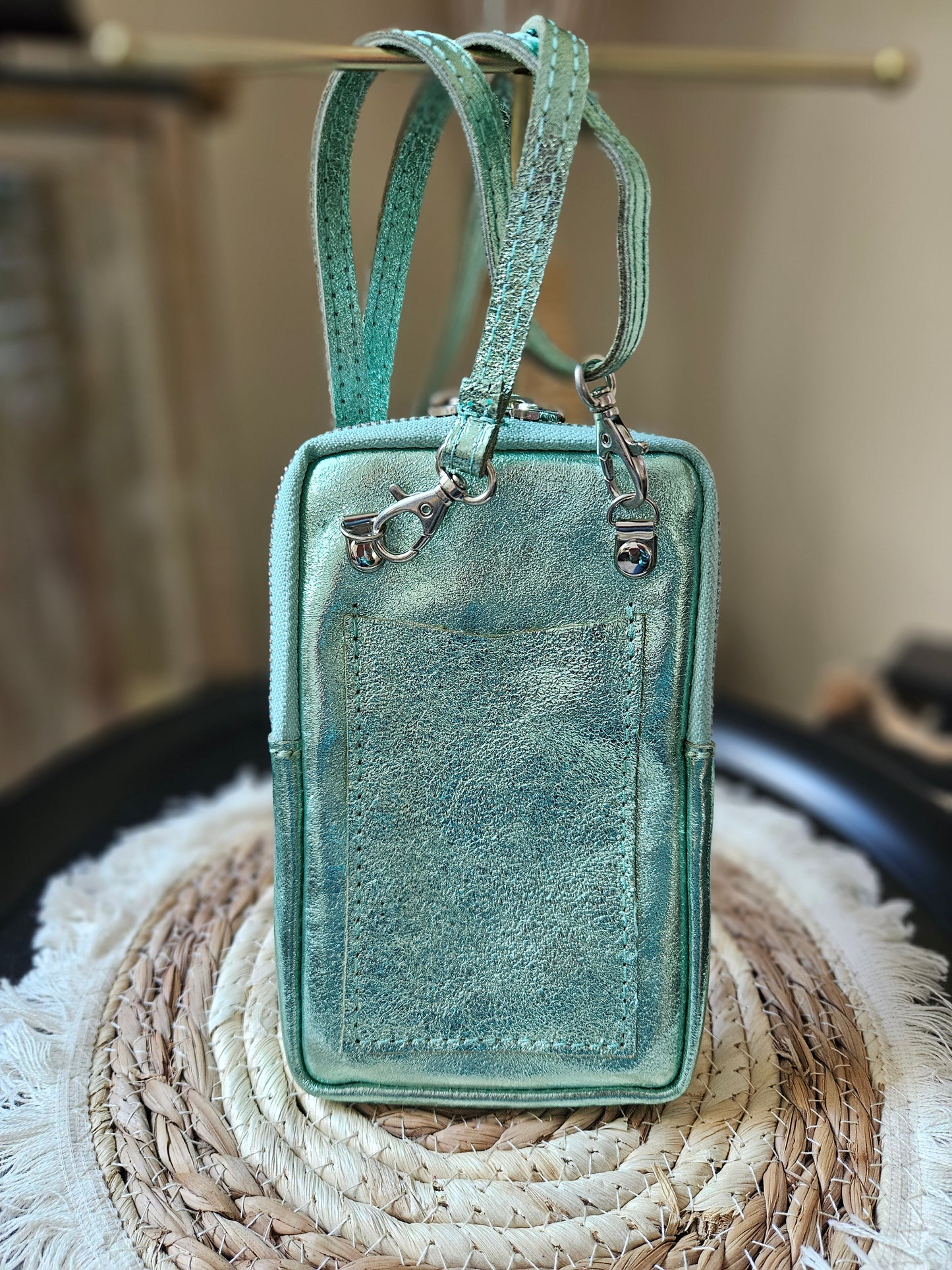 Pochette téléphone vert d'eau