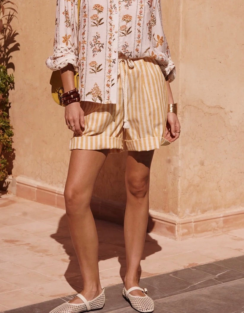 Short Sabrine