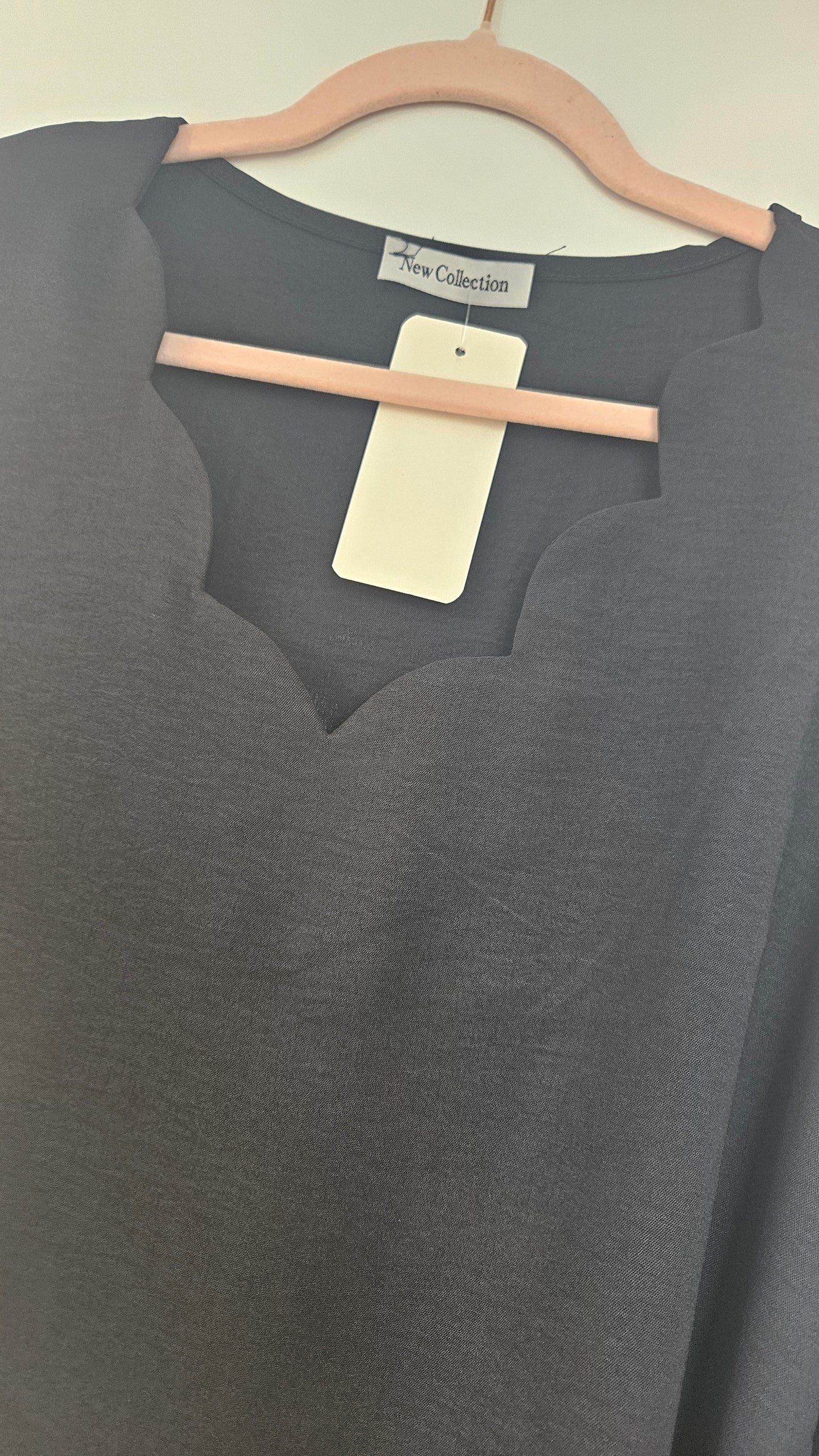 Blouse Noir col festonné