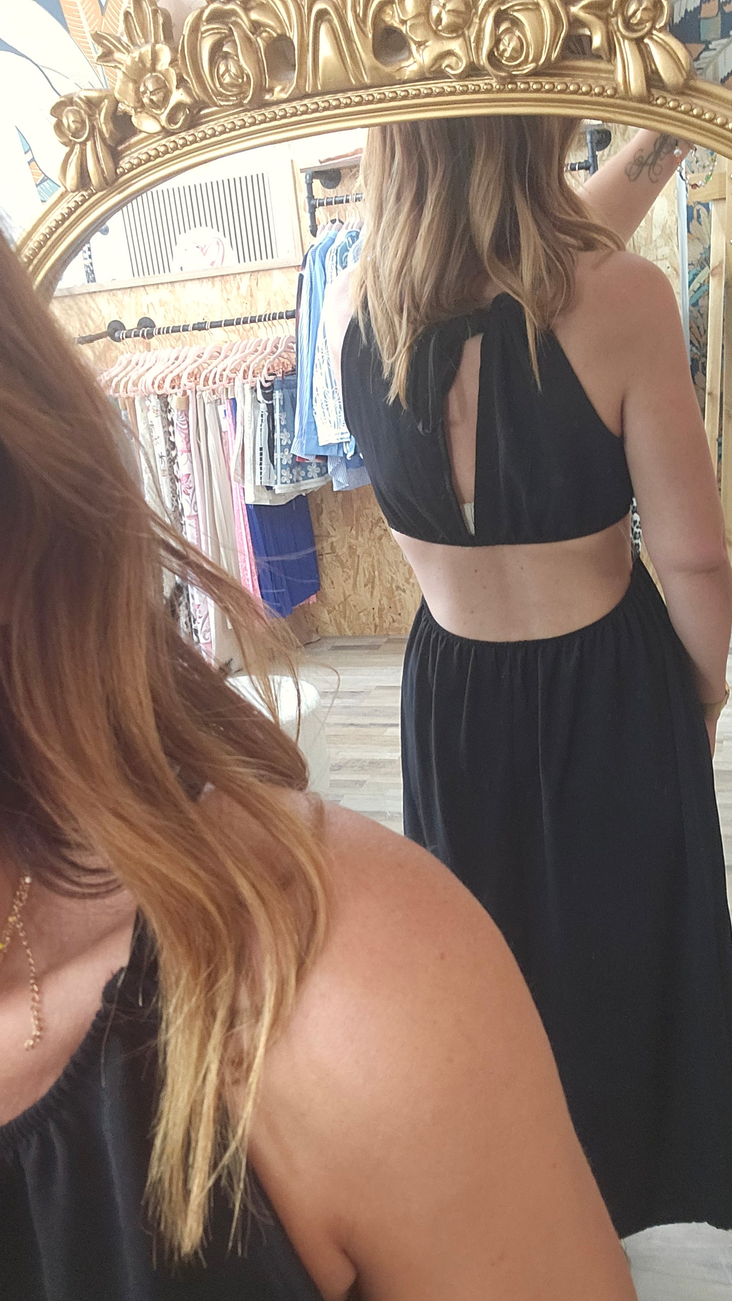 Robe mi-longue ouverte noire