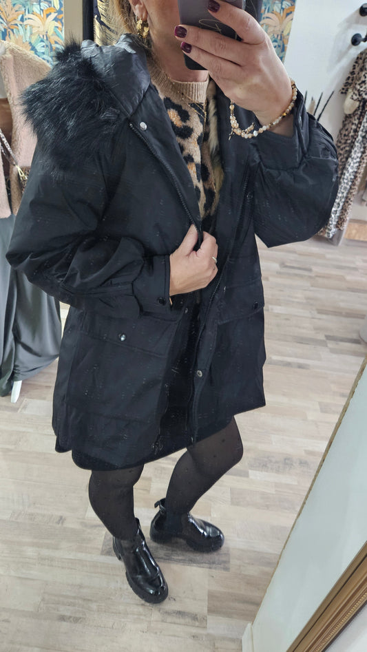 Manteau noir fourrure