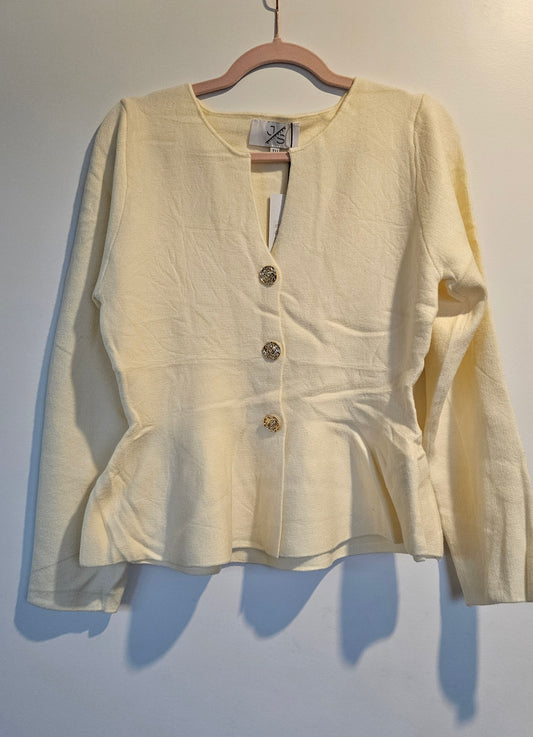 Pull écru boutons dorés