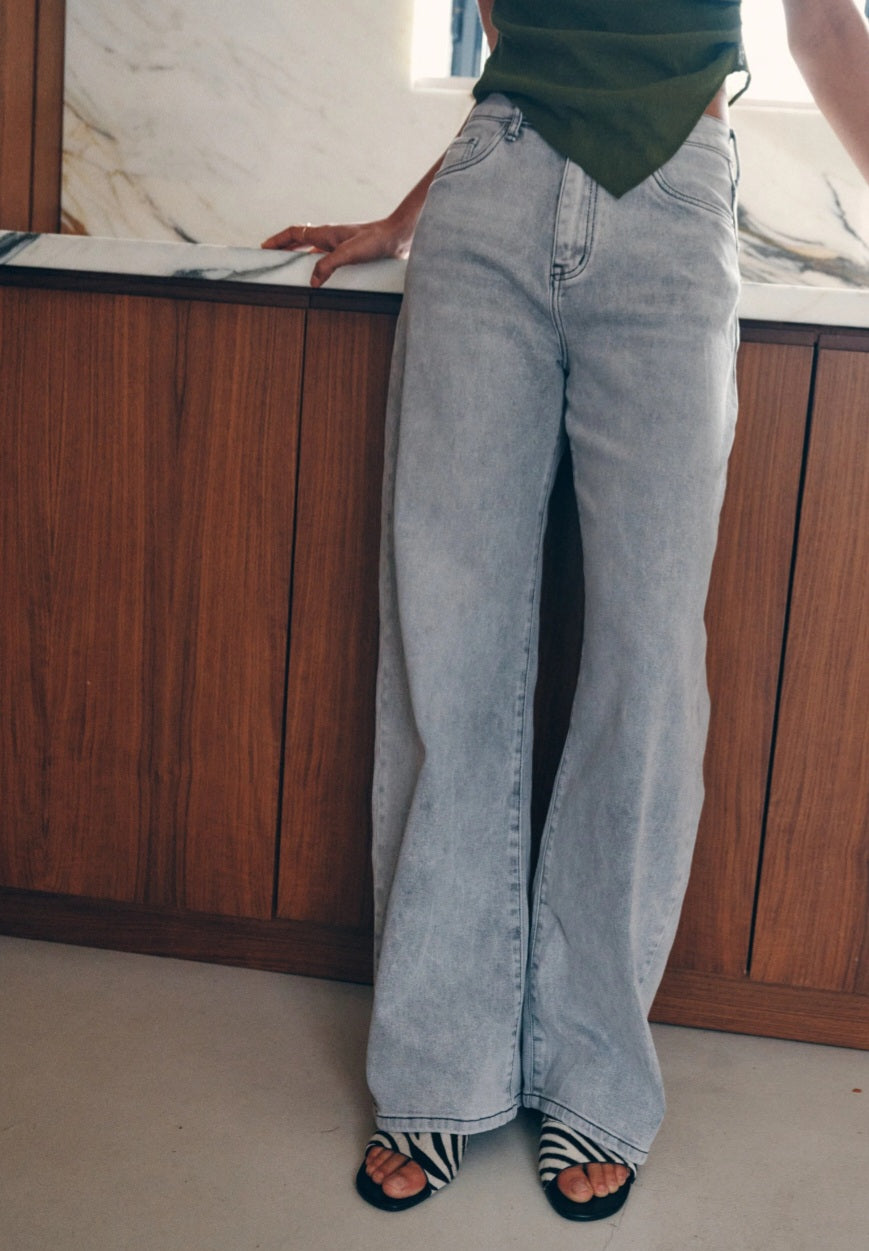 Jean Barrel Gris Clair